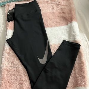 Nike One Tight Fit Midrise